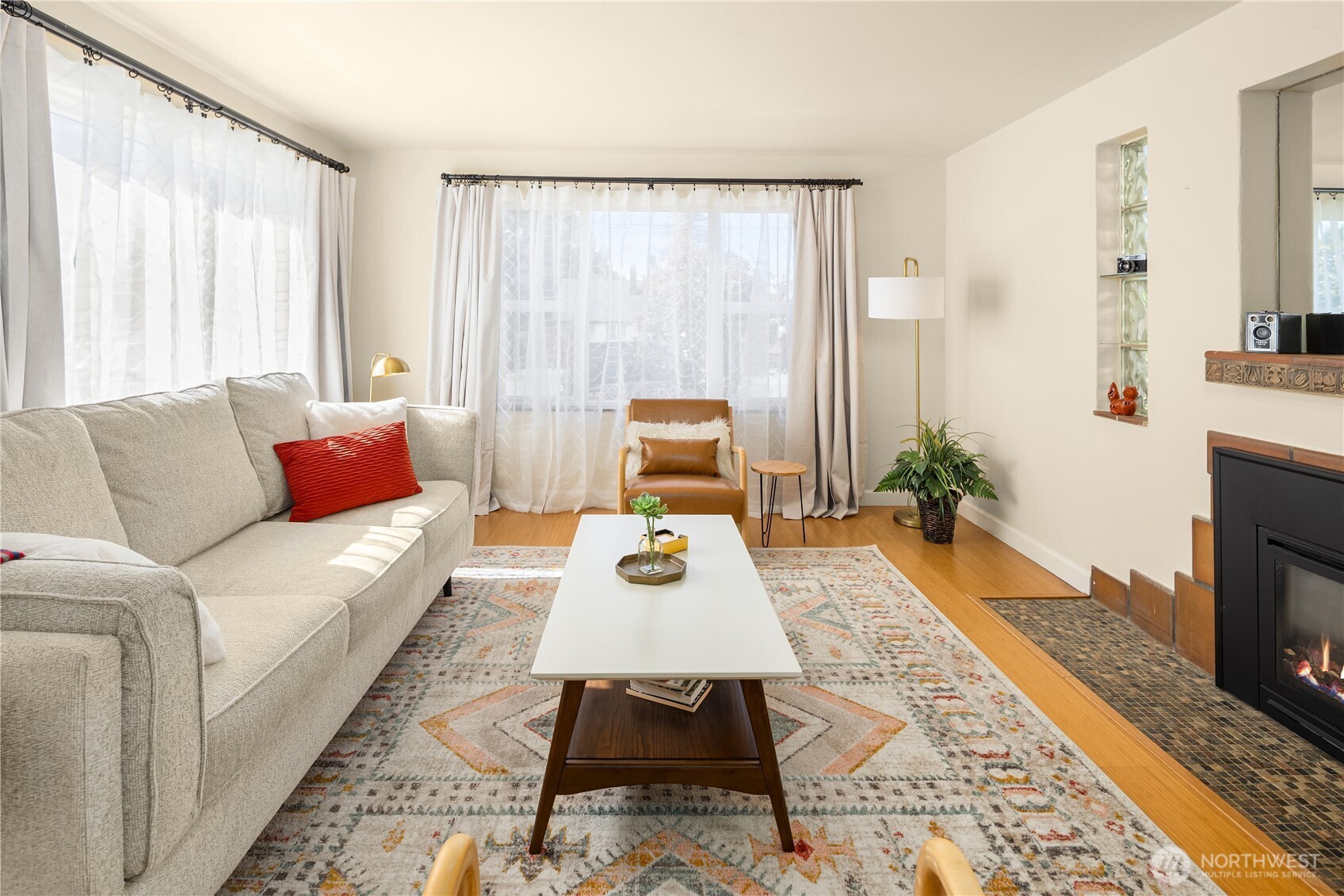 11252 Evanston Avenue N