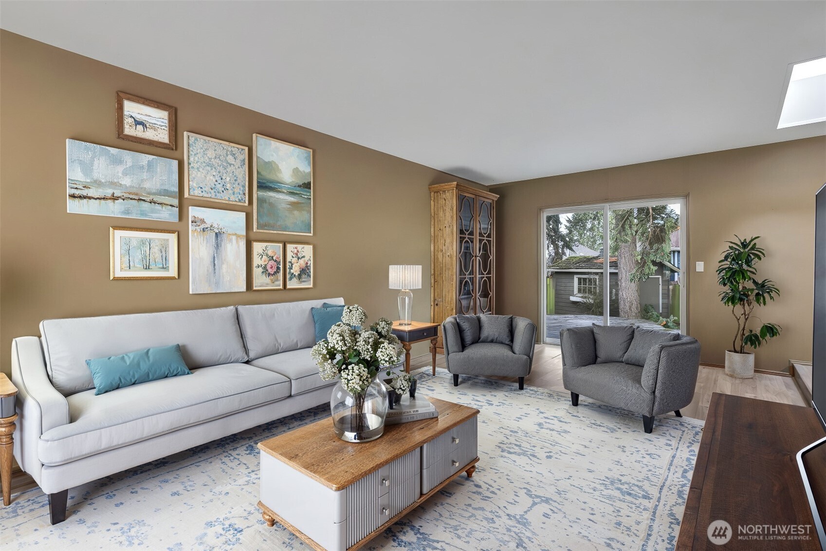 5512 Lakeland Hills Way SE