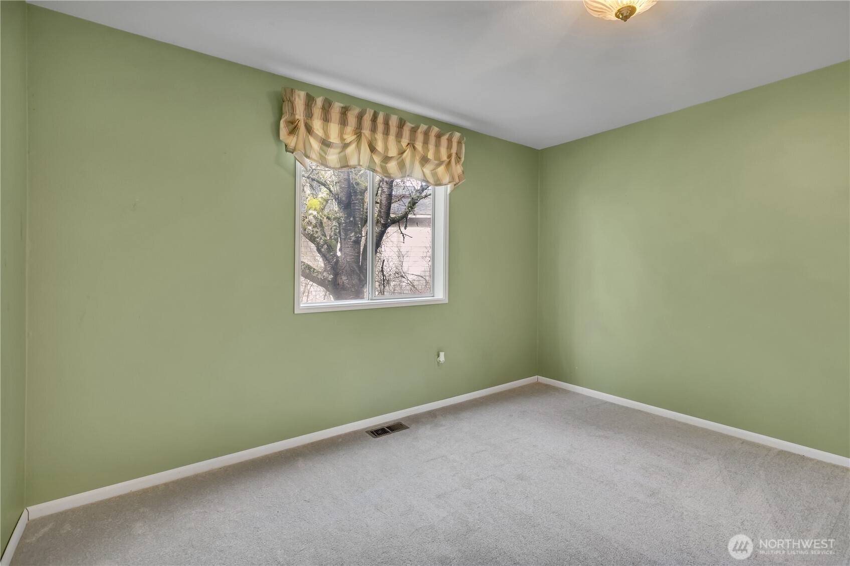 5512 Lakeland Hills Way SE