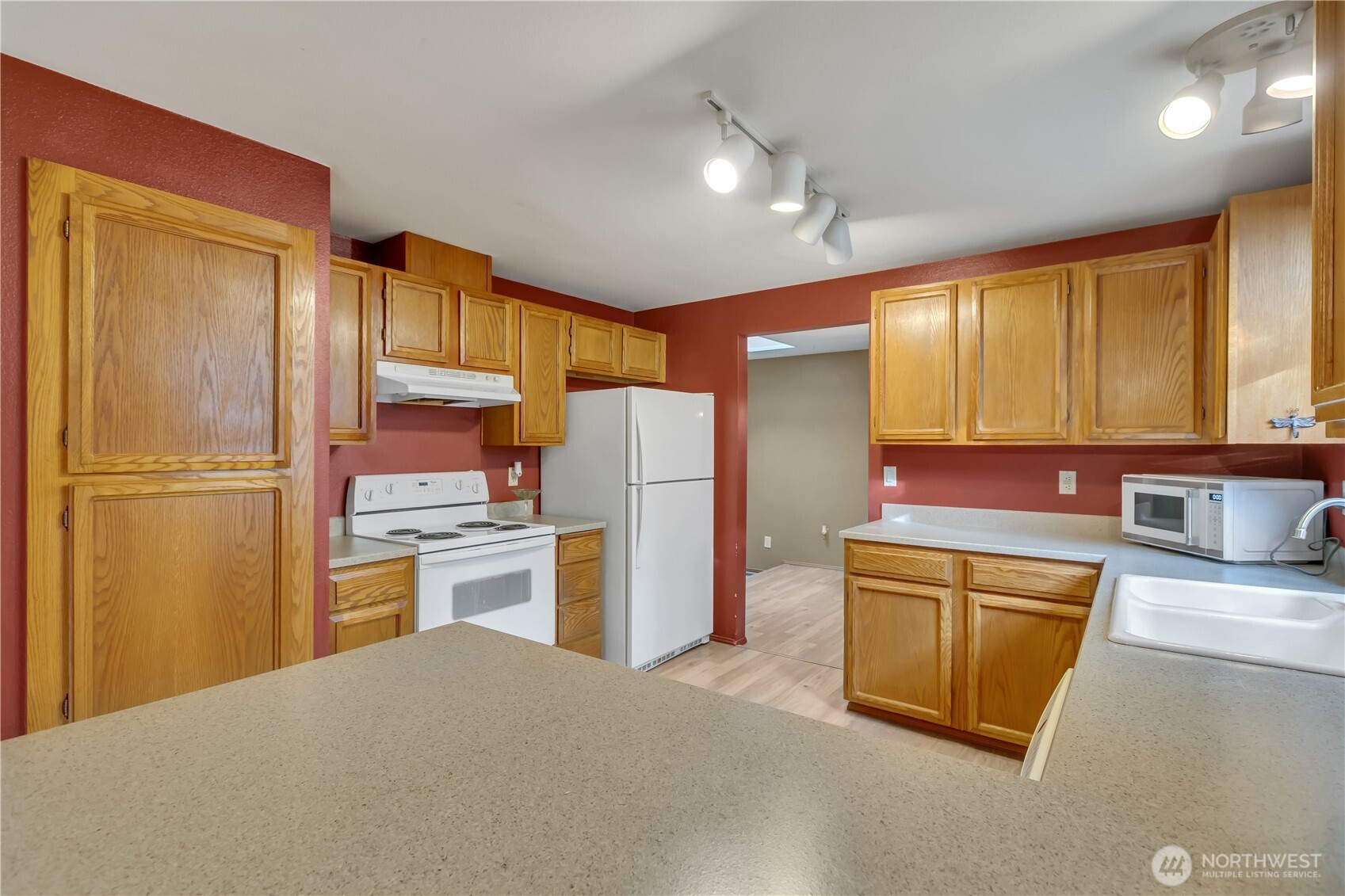 5512 Lakeland Hills Way SE