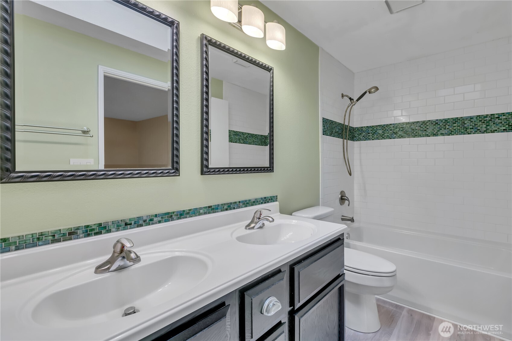 5512 Lakeland Hills Way SE