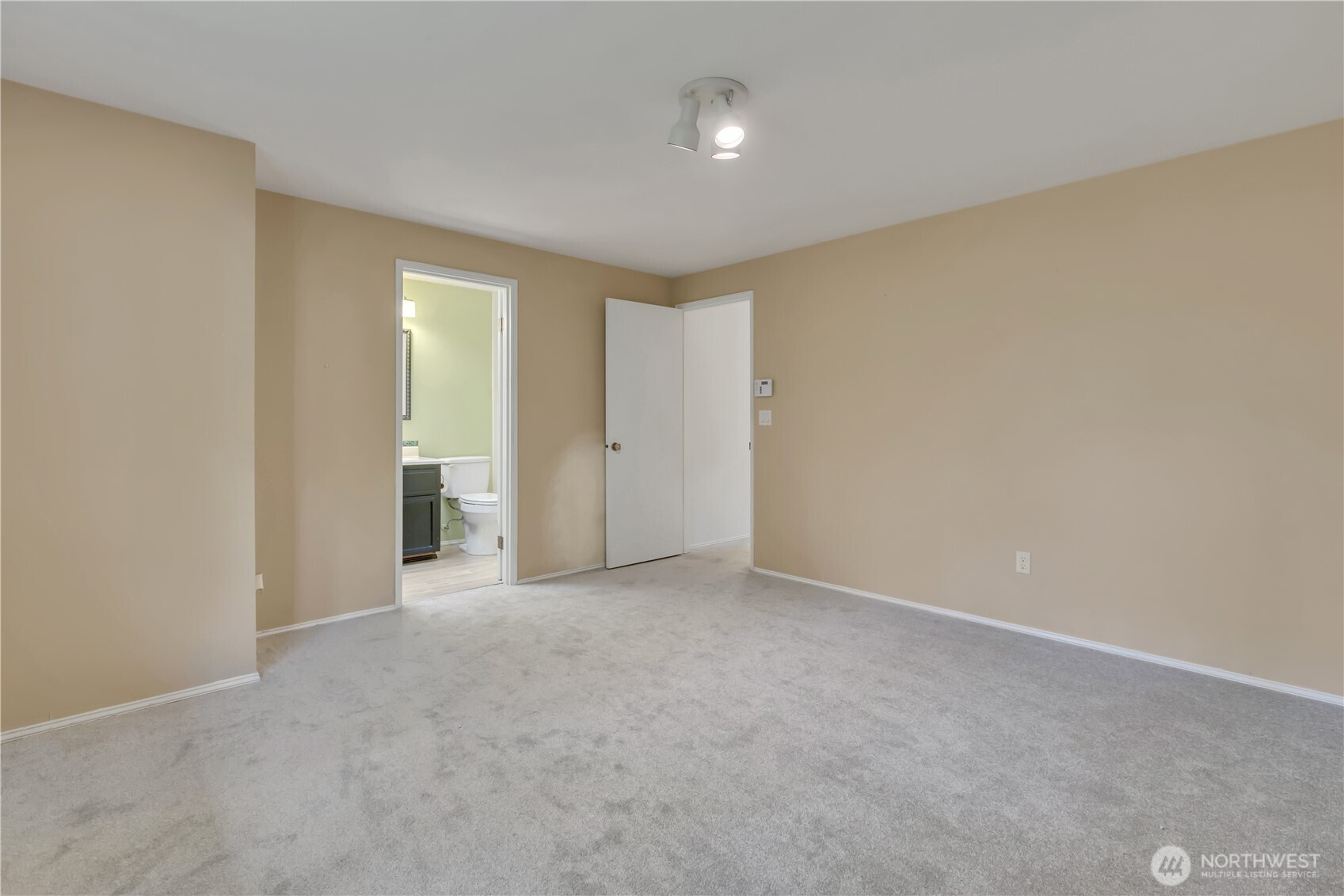 5512 Lakeland Hills Way SE