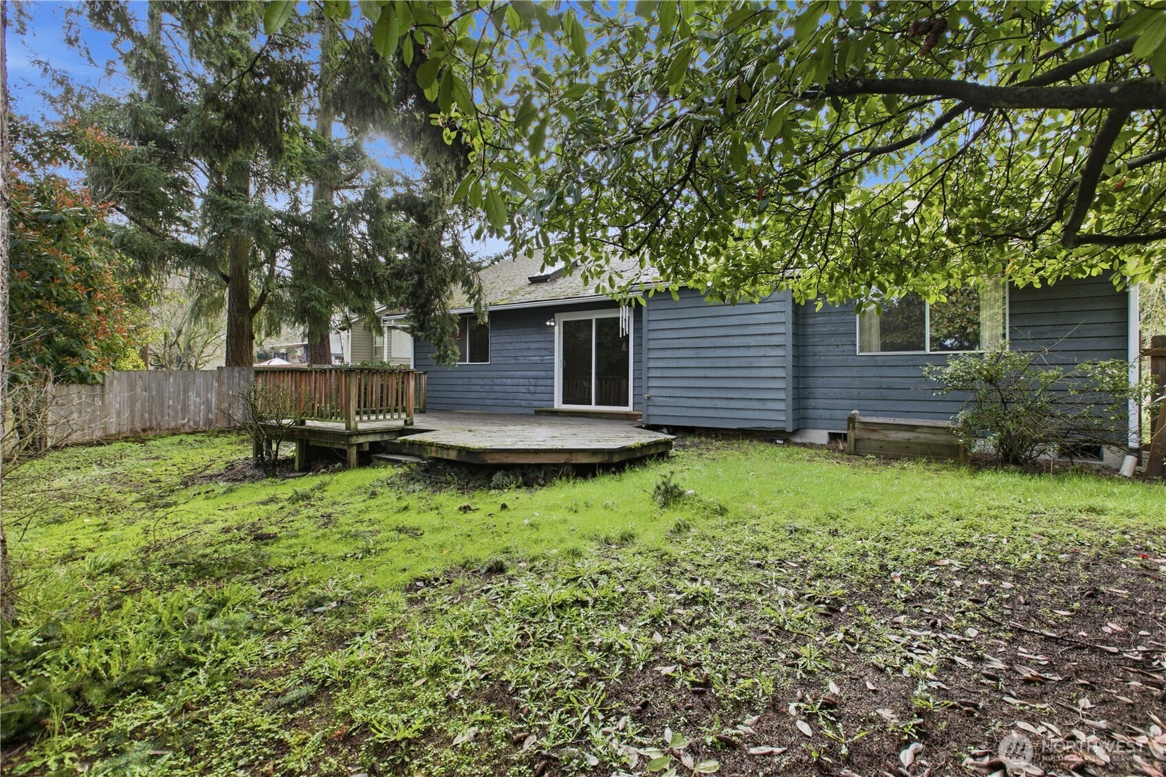 5512 Lakeland Hills Way SE