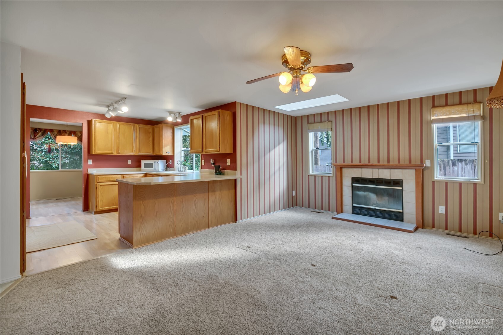 5512 Lakeland Hills Way SE