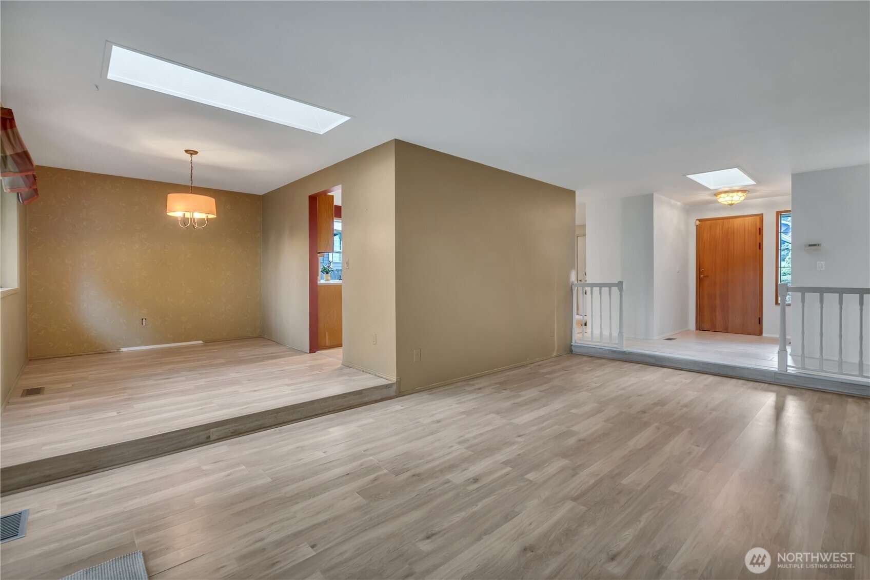 5512 Lakeland Hills Way SE