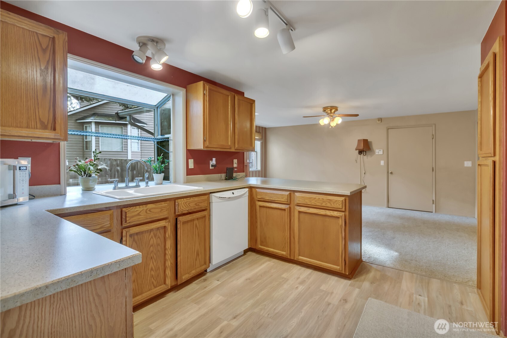 5512 Lakeland Hills Way SE