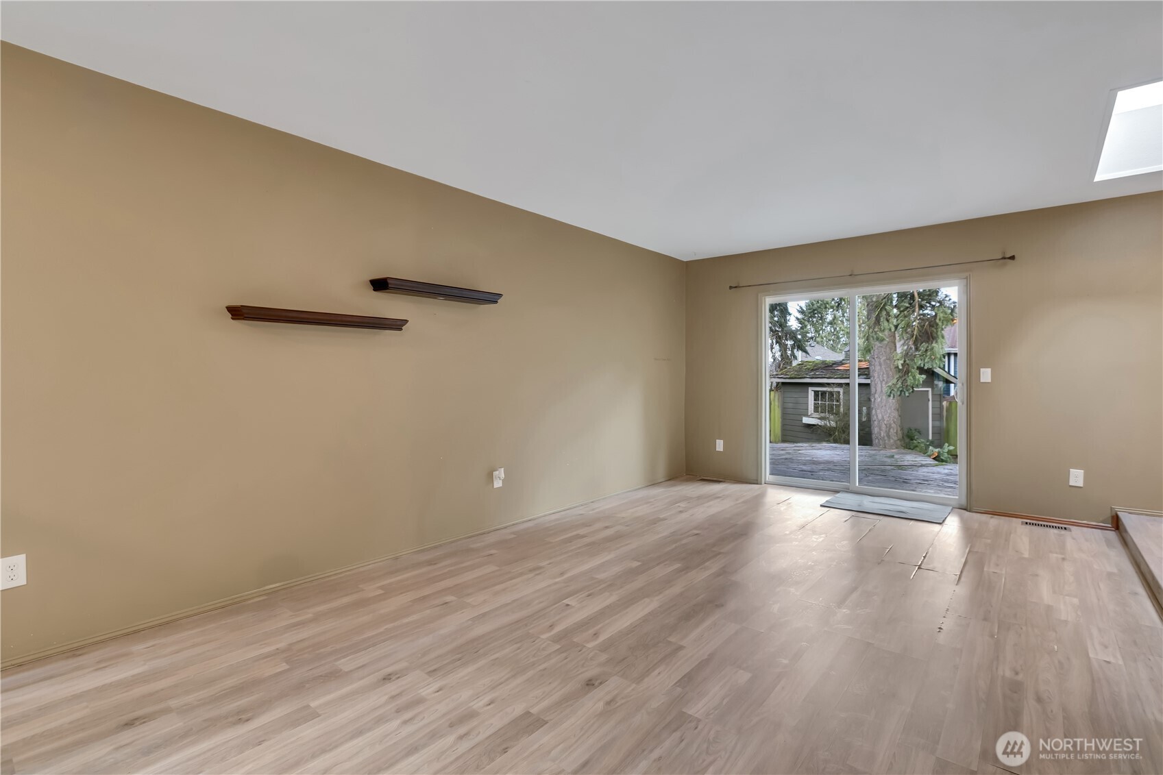 5512 Lakeland Hills Way SE