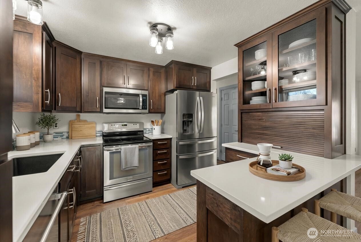 10609 52nd Avenue NE