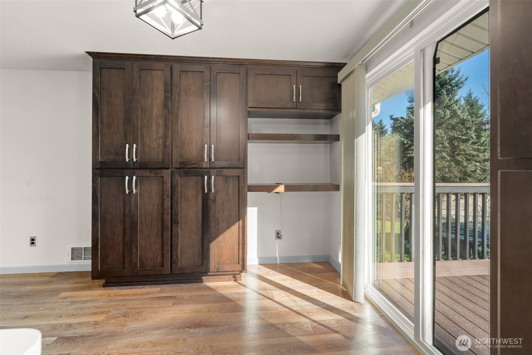 10609 52nd Avenue NE