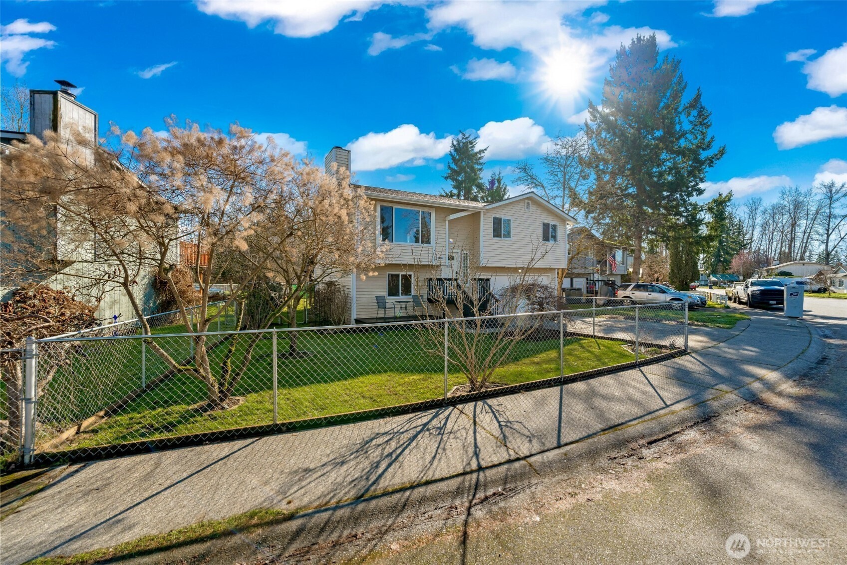 10609 52nd Avenue NE