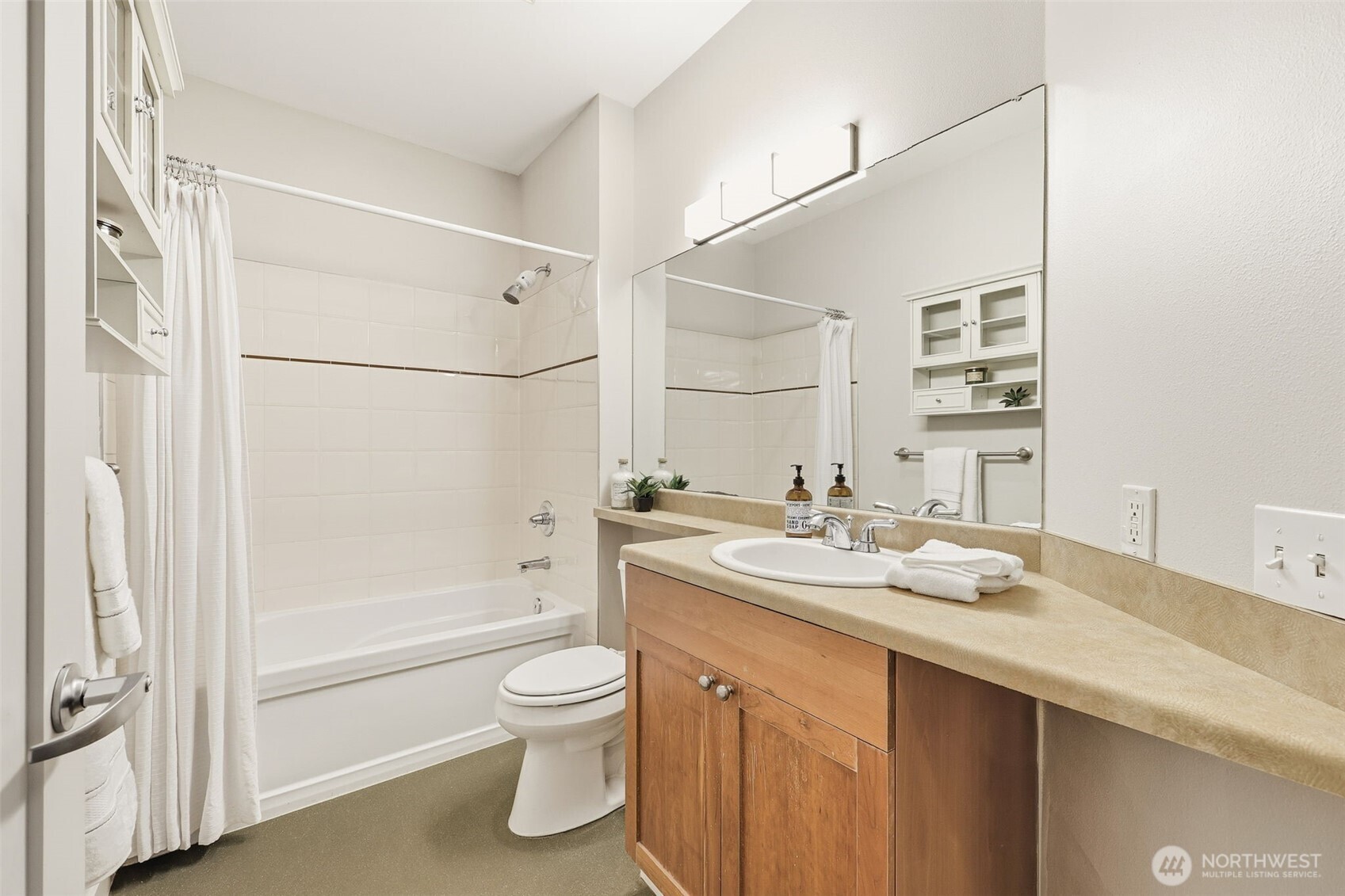 3671 Dayton Avenue N Unit: 2