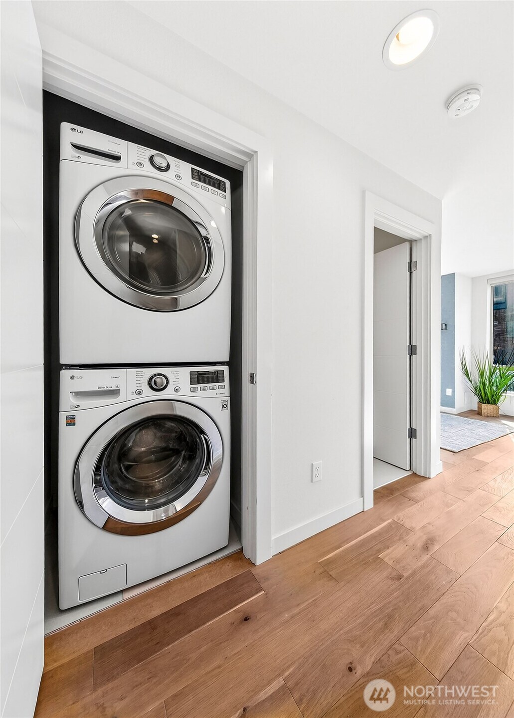 6726 Corson Avenue S Unit: F