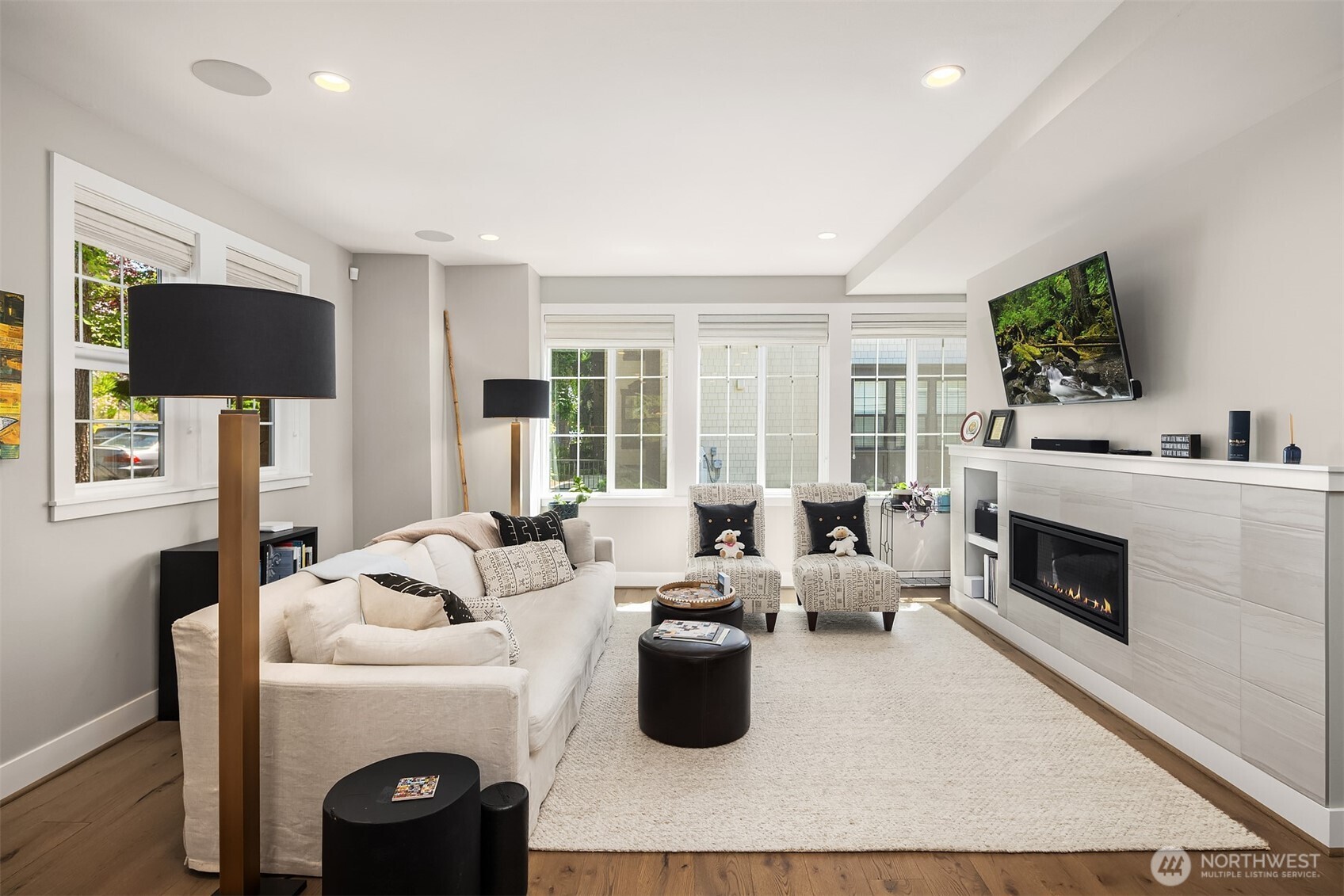 901 W McGraw Street Unit: 6