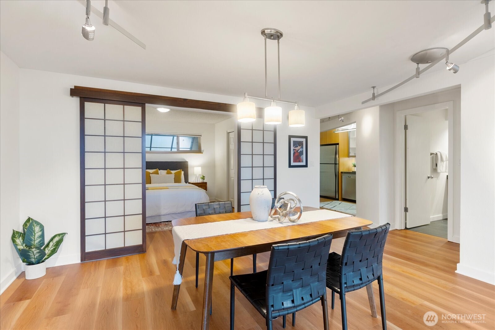 732 11th Avenue E Unit: 404