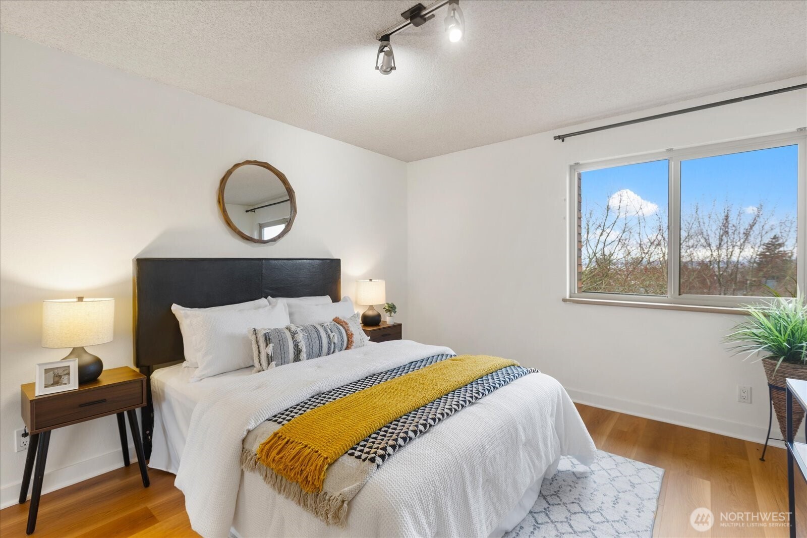 732 11th Avenue E Unit: 404