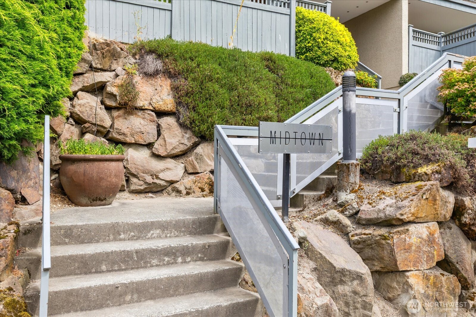 732 11th Avenue E Unit: 404