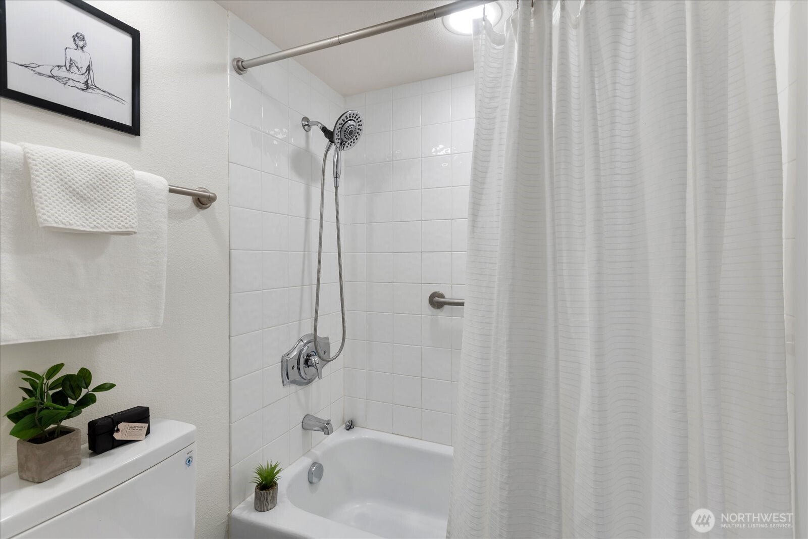 732 11th Avenue E Unit: 404