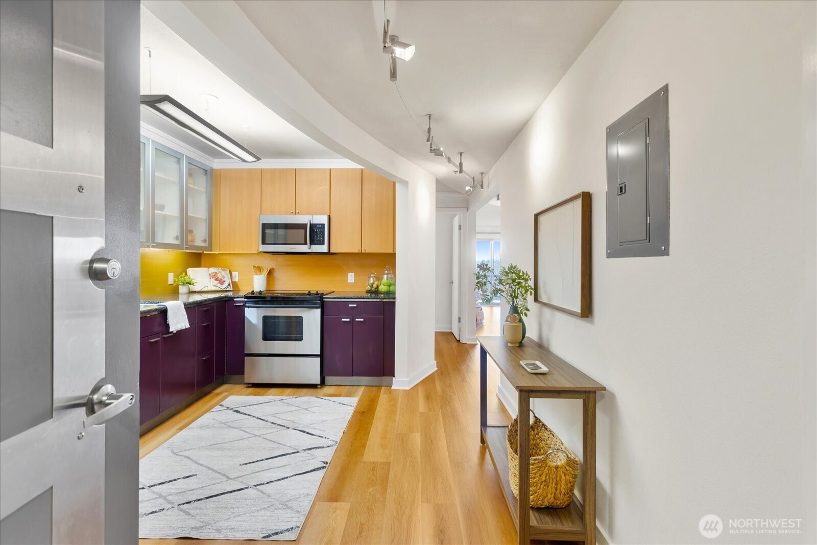 732 11th Avenue E Unit: 404