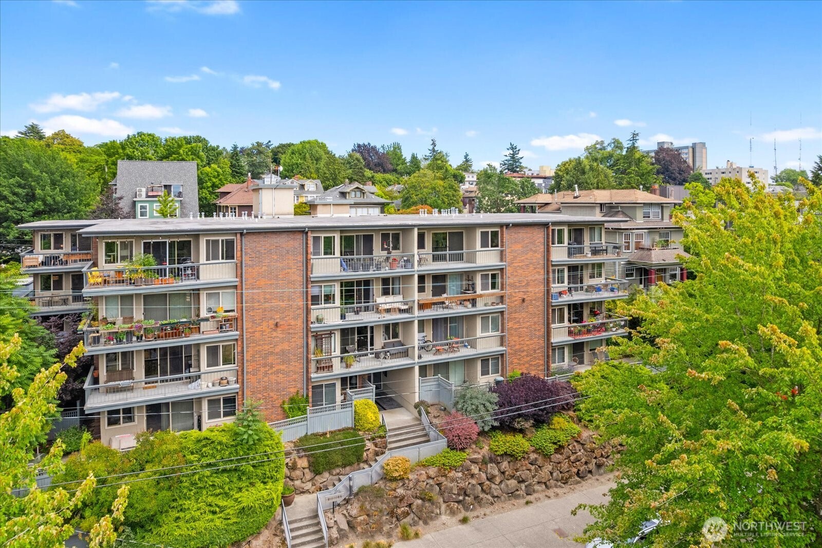 732 11th Avenue E Unit: 404