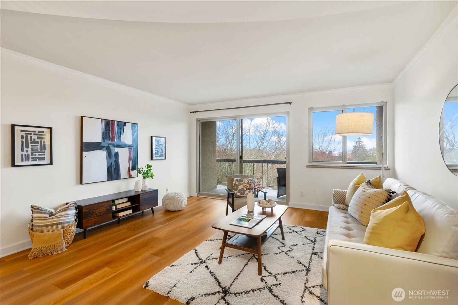 732 11th Avenue E Unit: 404