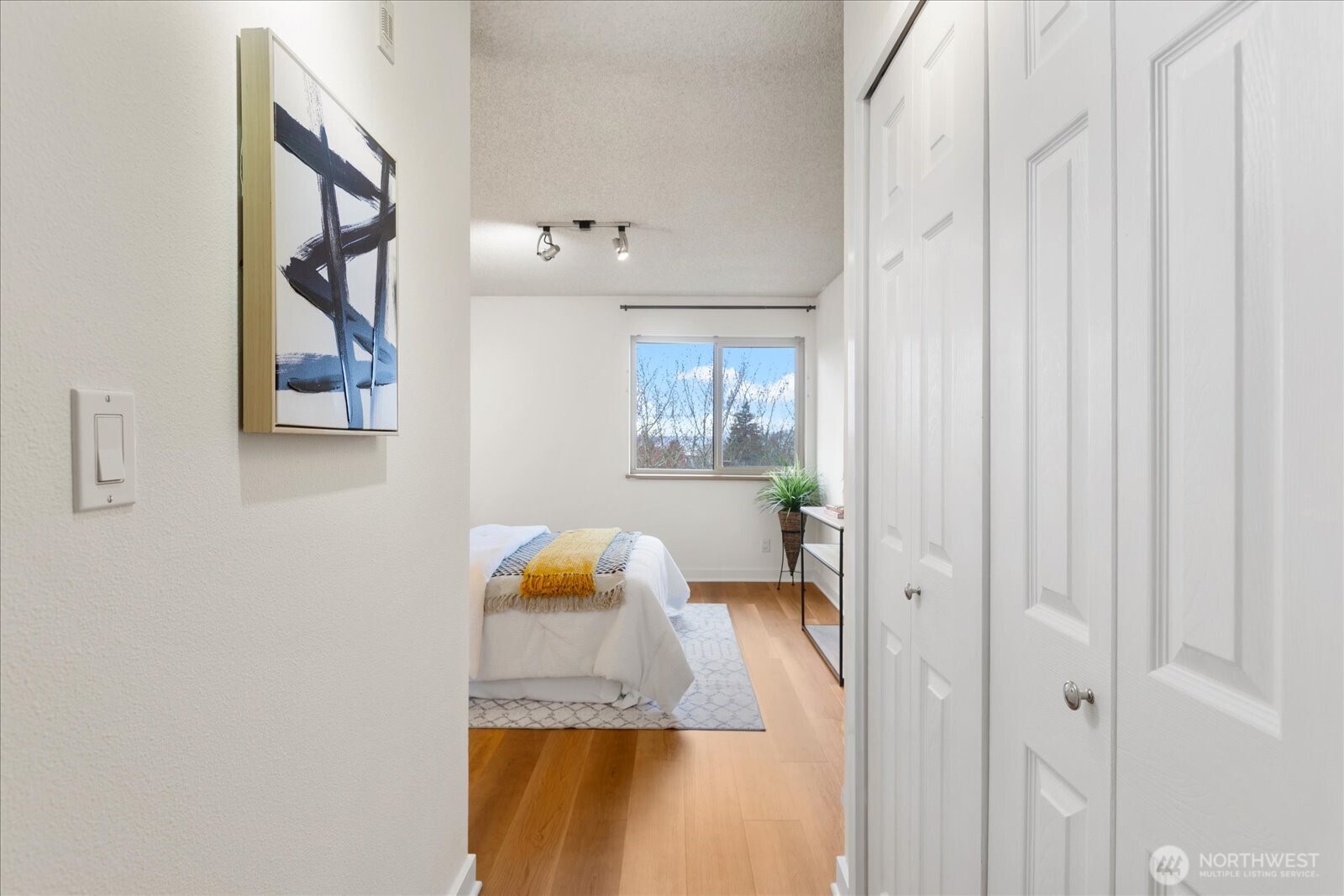 732 11th Avenue E Unit: 404