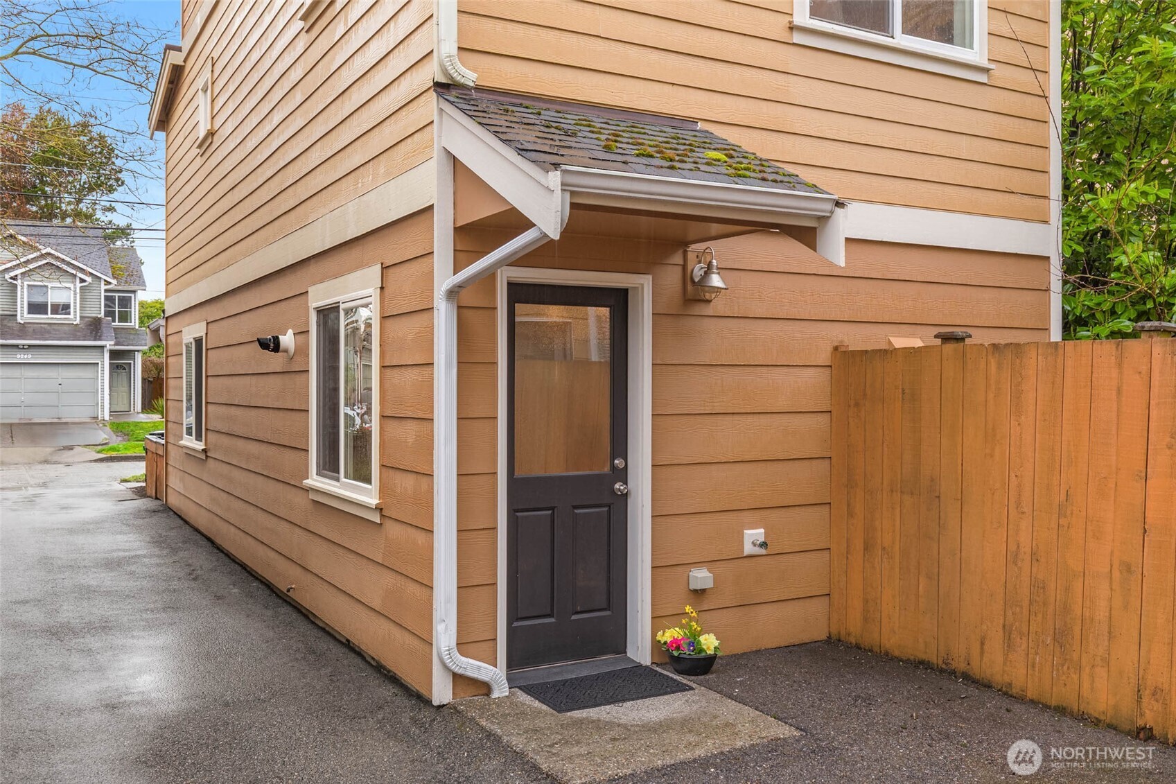 9418 Fremont Avenue N