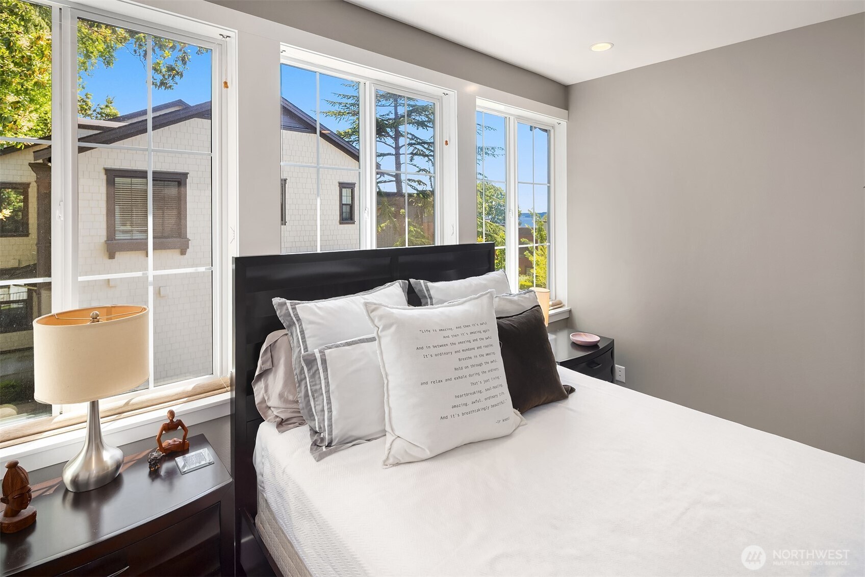 901 W McGraw Street Unit: 6