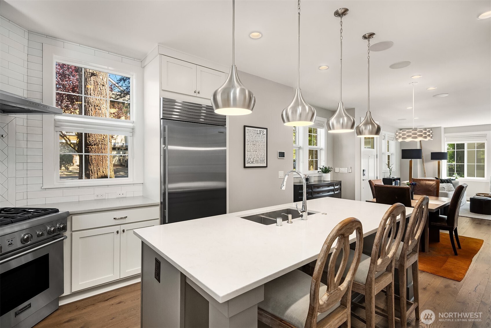 901 W McGraw Street Unit: 6