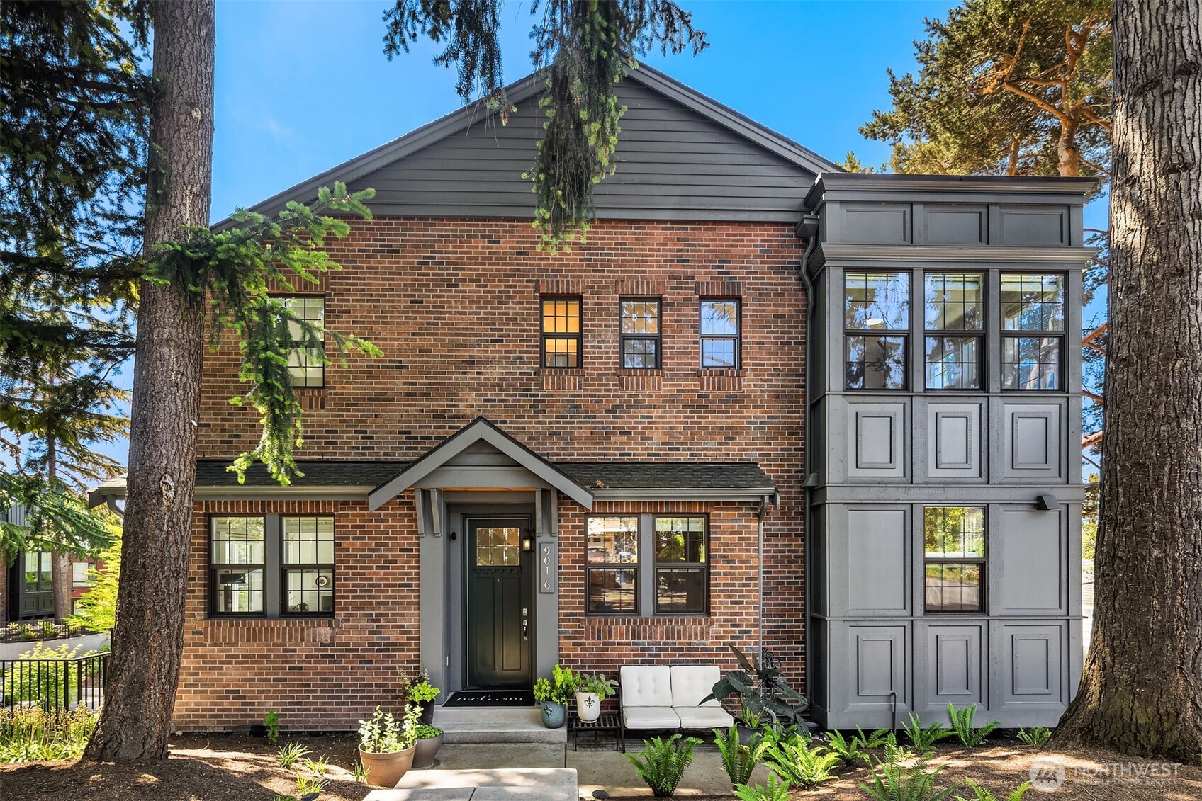 901 W McGraw Street Unit: 6