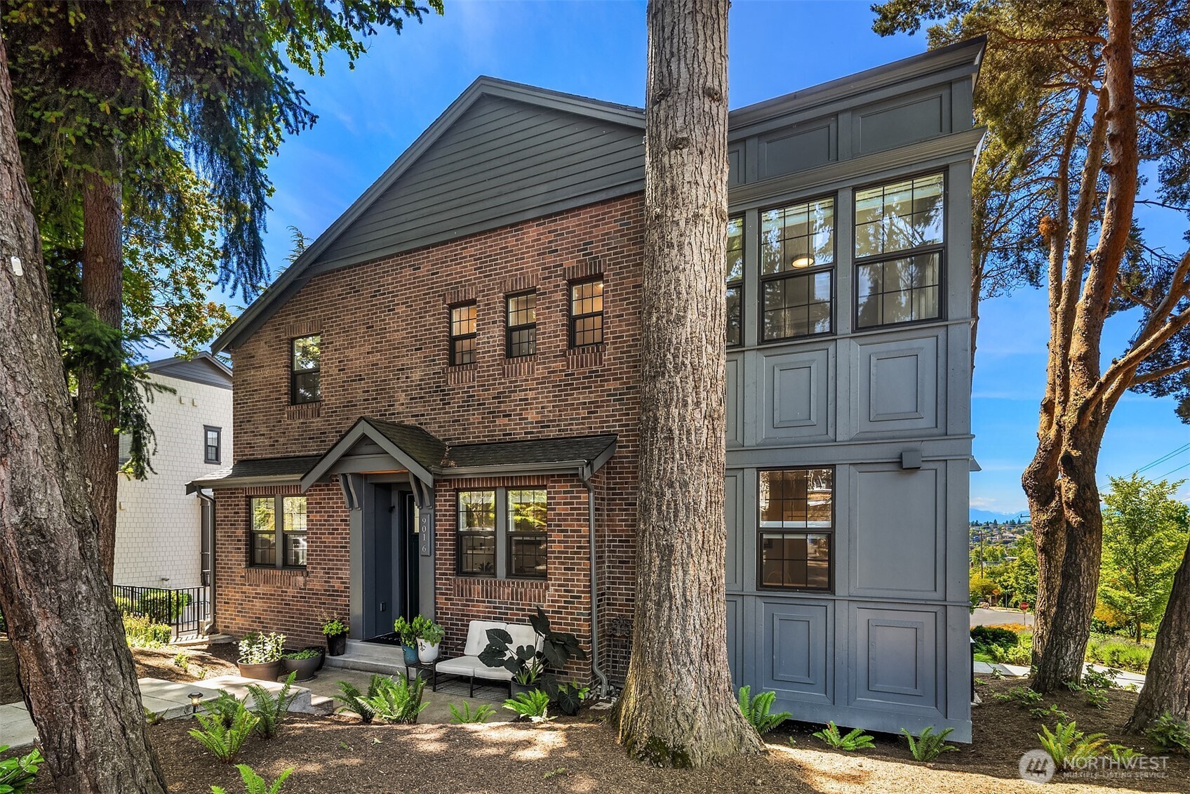 901 W McGraw Street Unit: 6