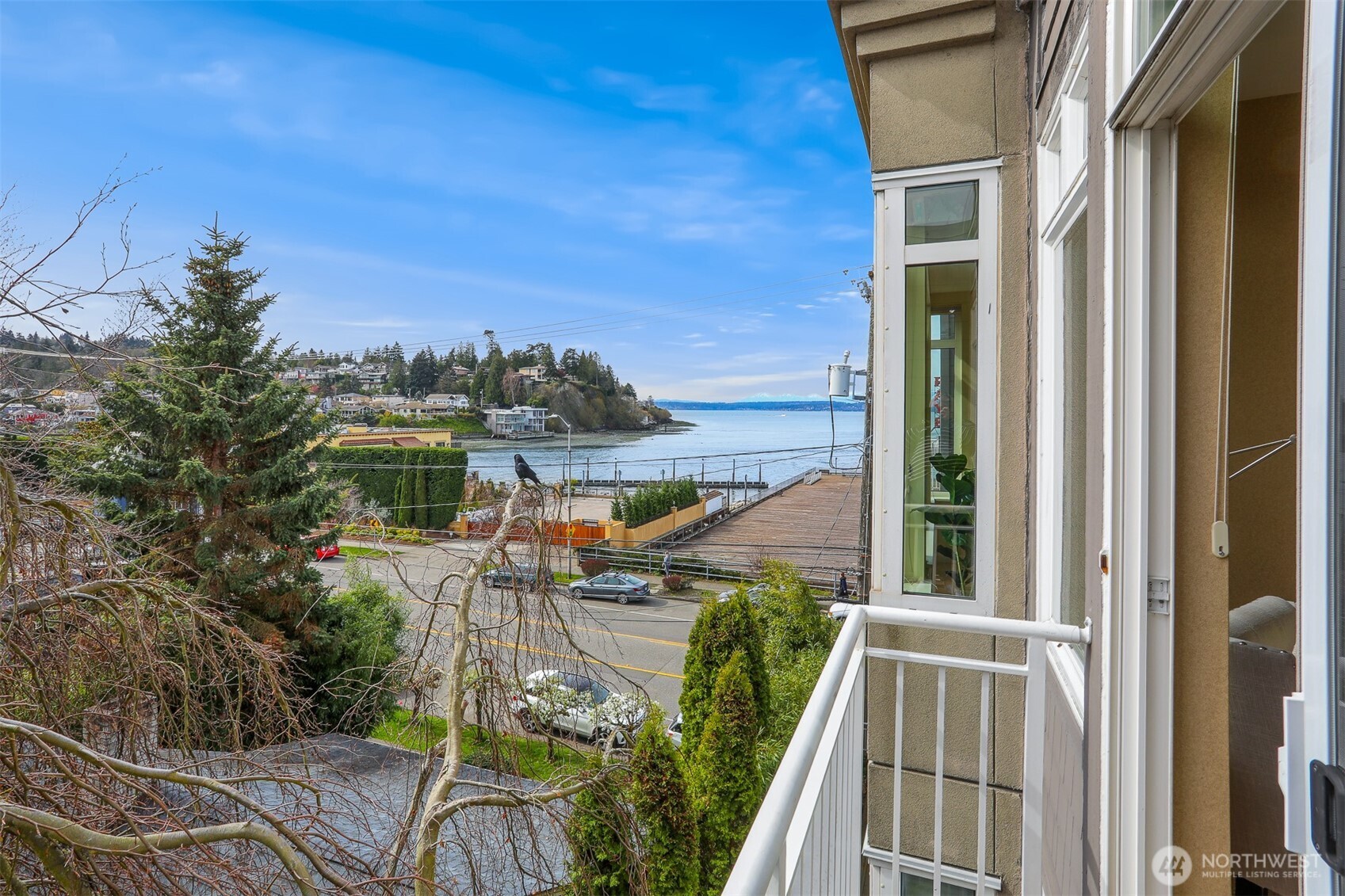 6042 Seaview Avenue NW Unit: 404