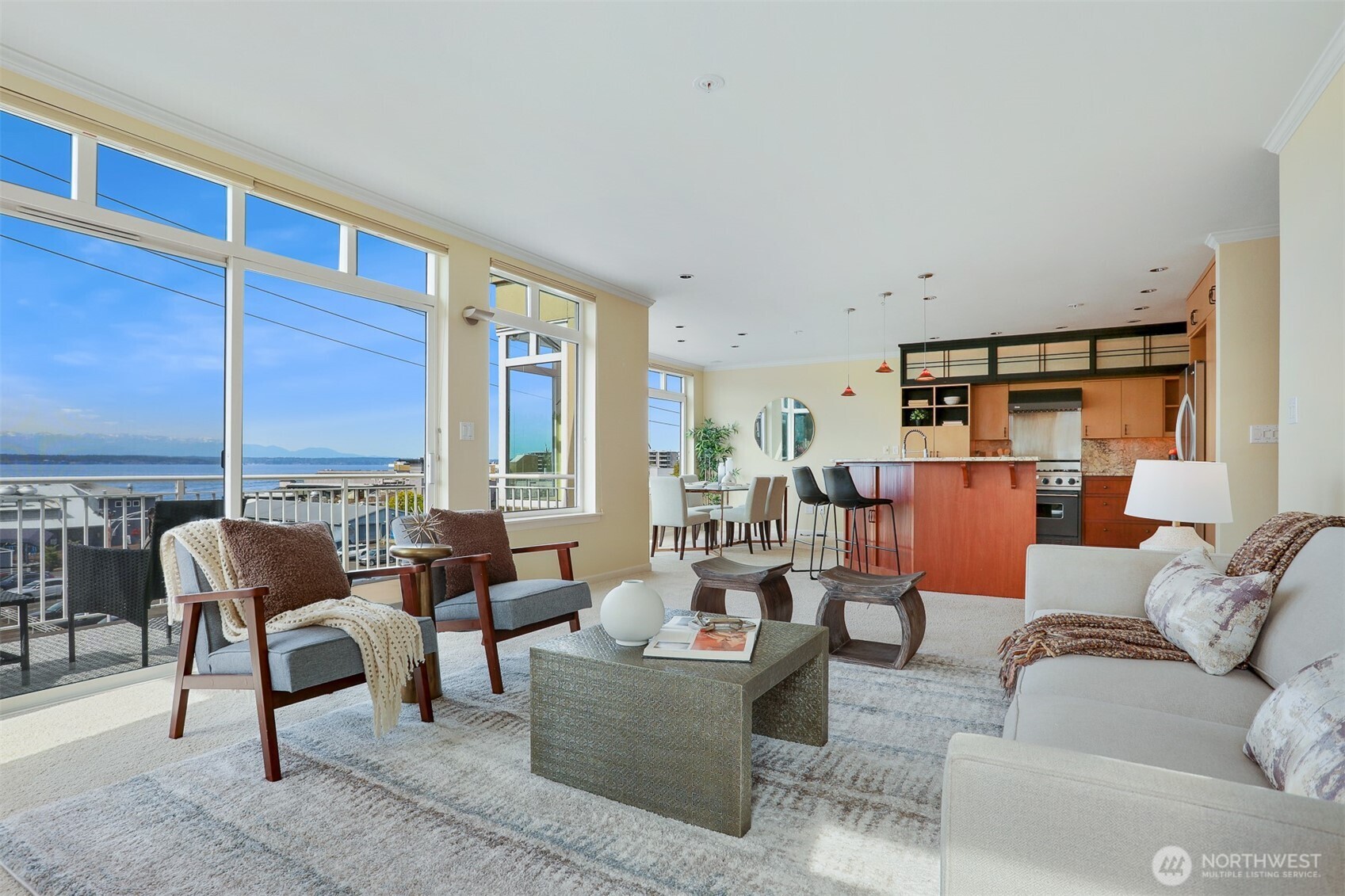 6042 Seaview Avenue NW Unit: 404