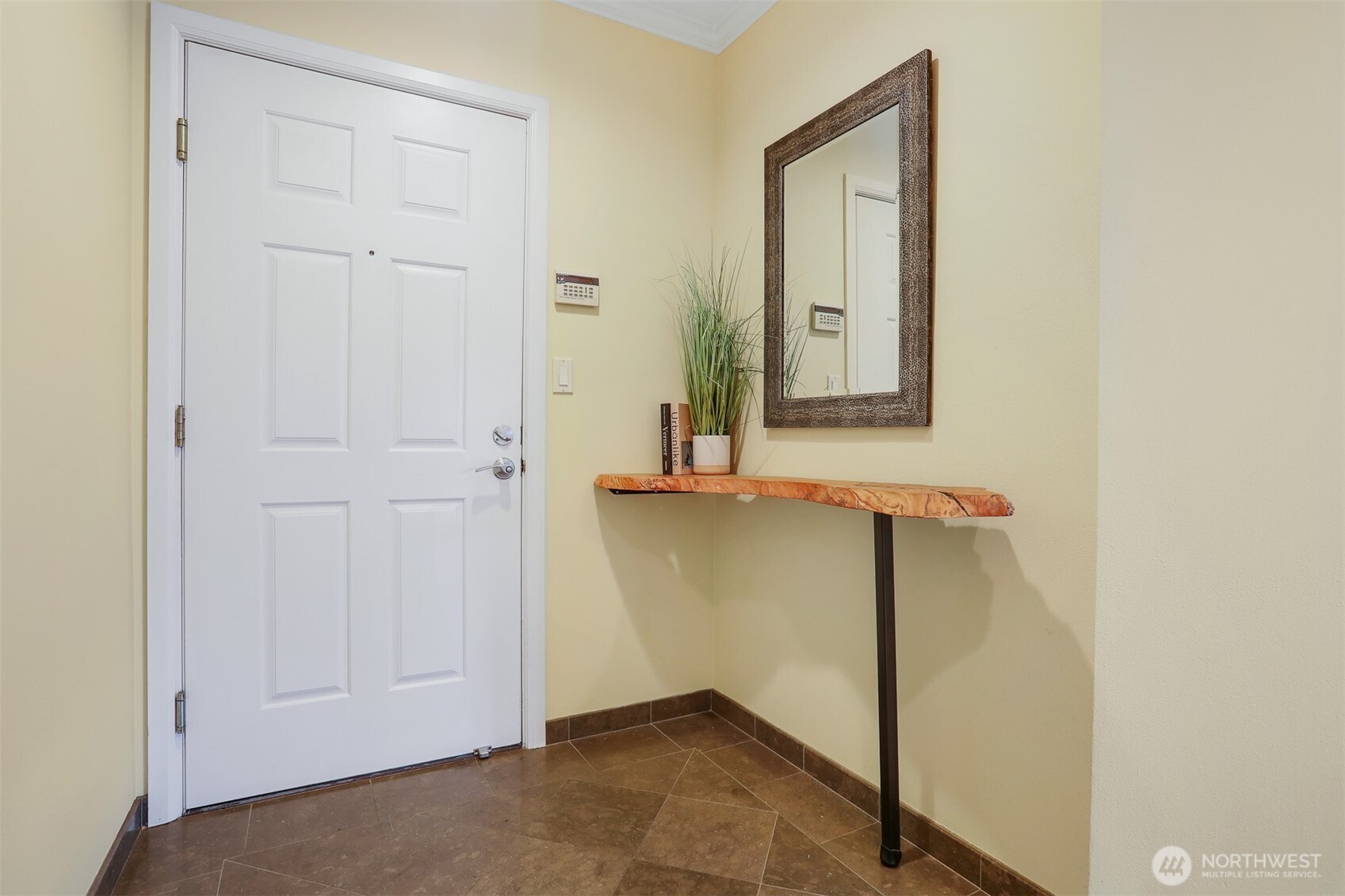 6042 Seaview Avenue NW Unit: 404