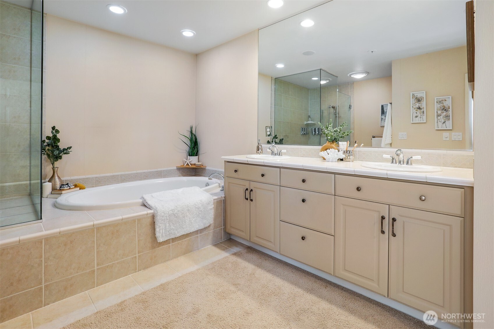 6042 Seaview Avenue NW Unit: 404