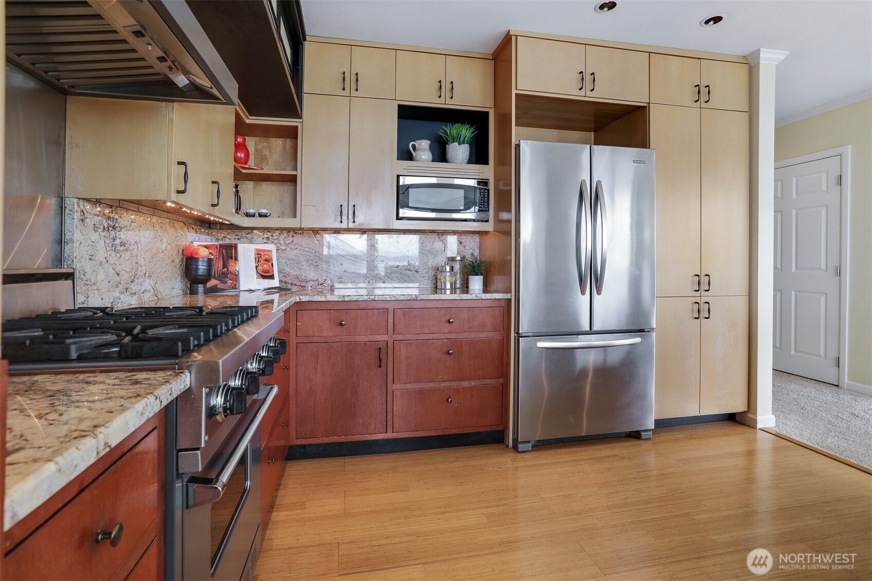 6042 Seaview Avenue NW Unit: 404