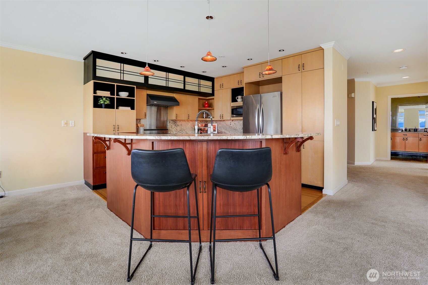 6042 Seaview Avenue NW Unit: 404