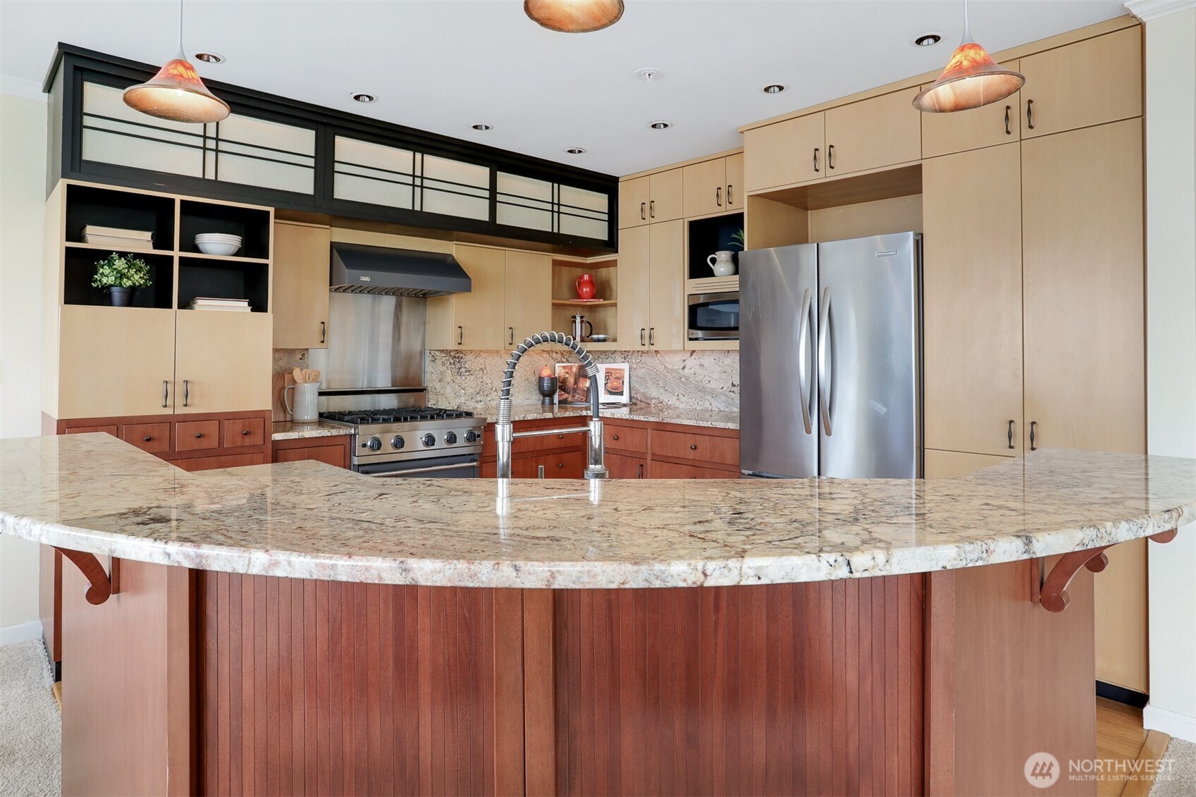 6042 Seaview Avenue NW Unit: 404