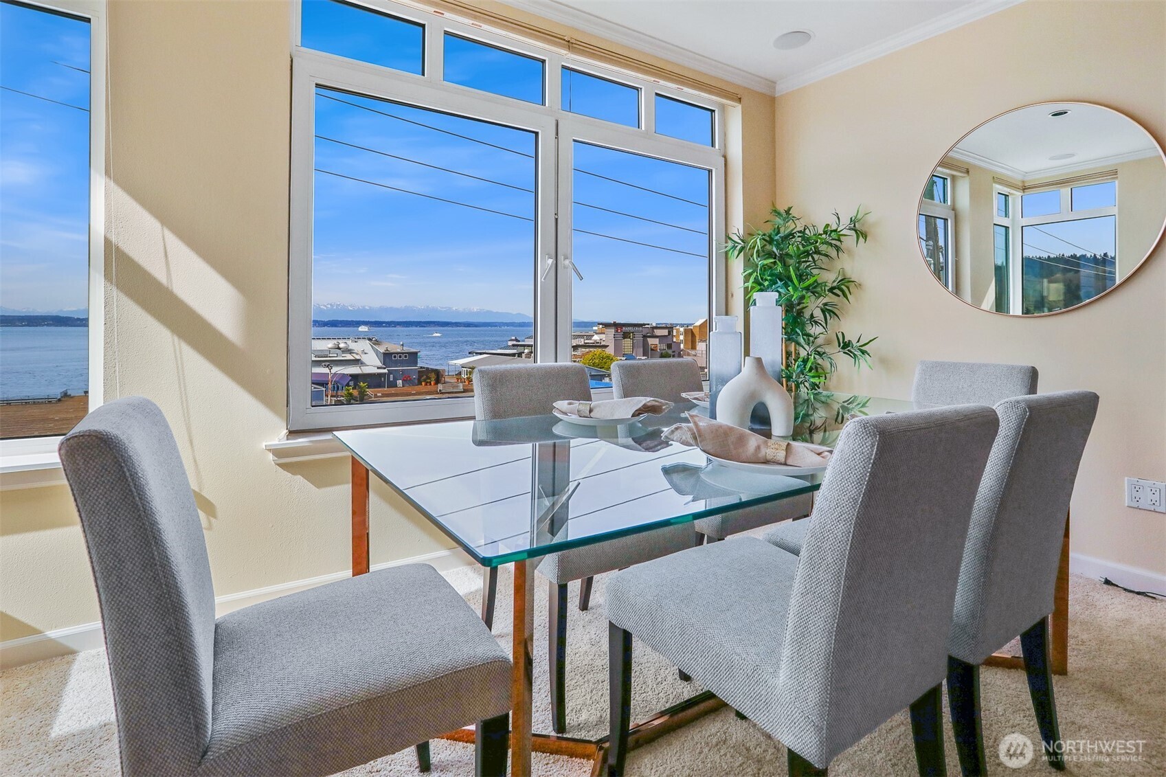 6042 Seaview Avenue NW Unit: 404