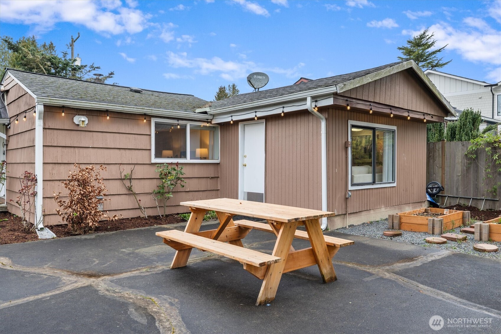 10044 12th Avenue NW