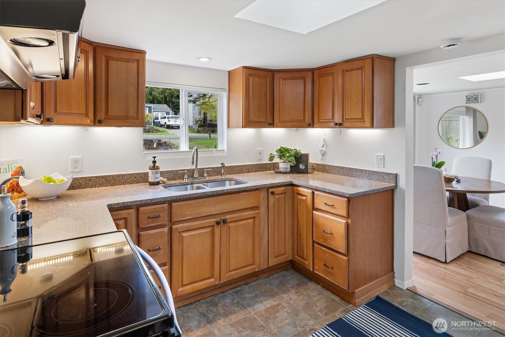 10044 12th Avenue NW