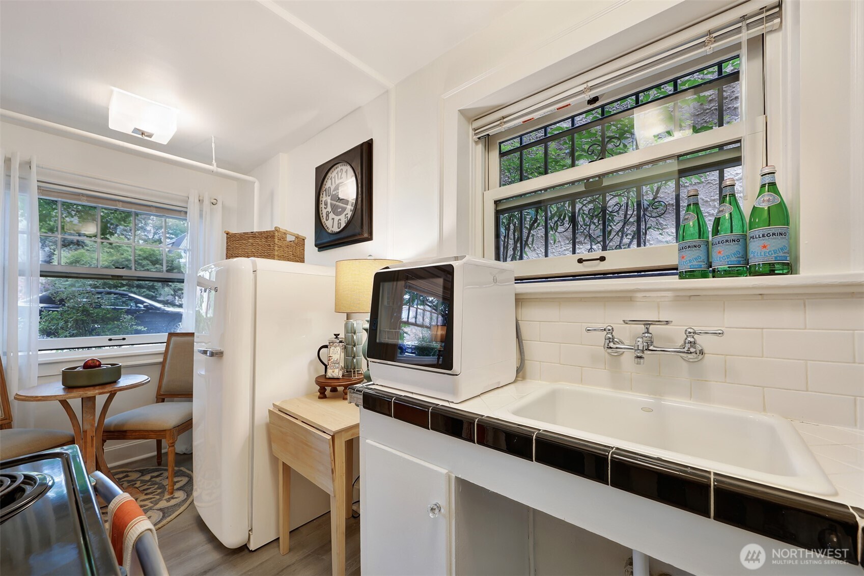 525 16th Avenue E Unit: 102