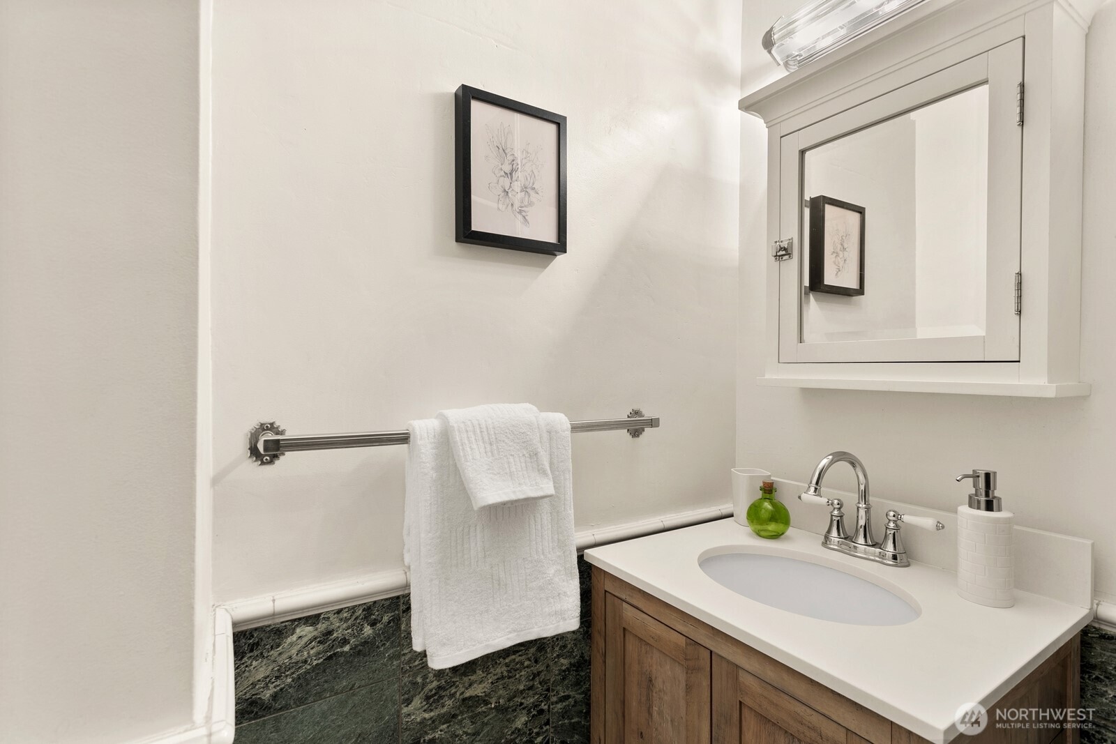 1623 Taylor Avenue N Unit: 204