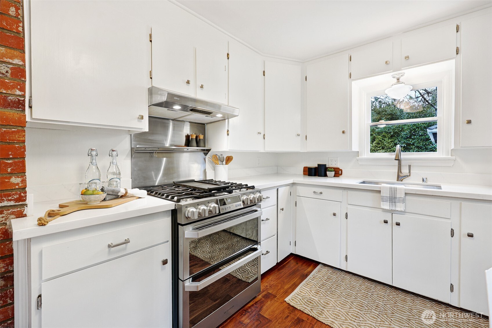 11605 Meridian Avenue N