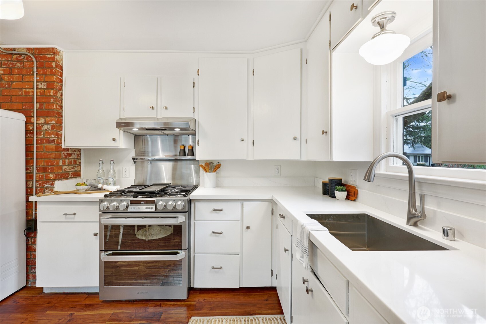 11605 Meridian Avenue N