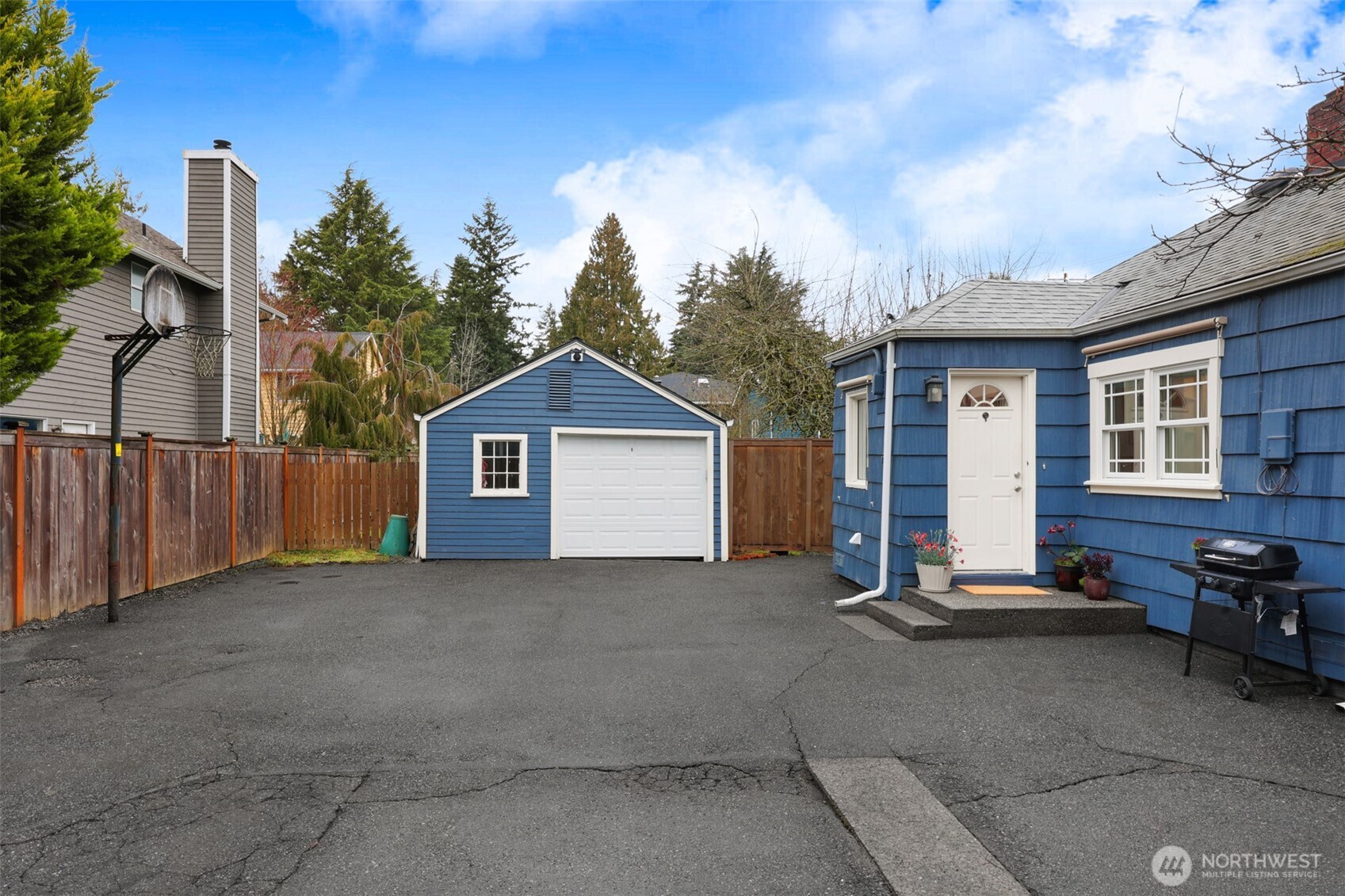 11605 Meridian Avenue N