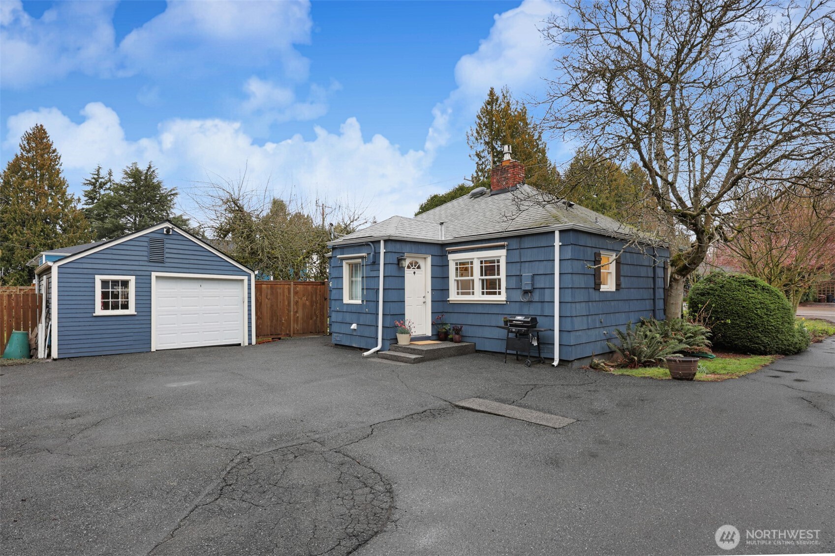 11605 Meridian Avenue N