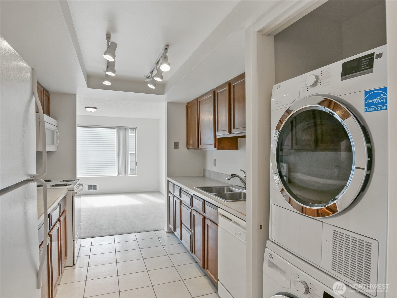 1250 Taylor Avenue N Unit: 105