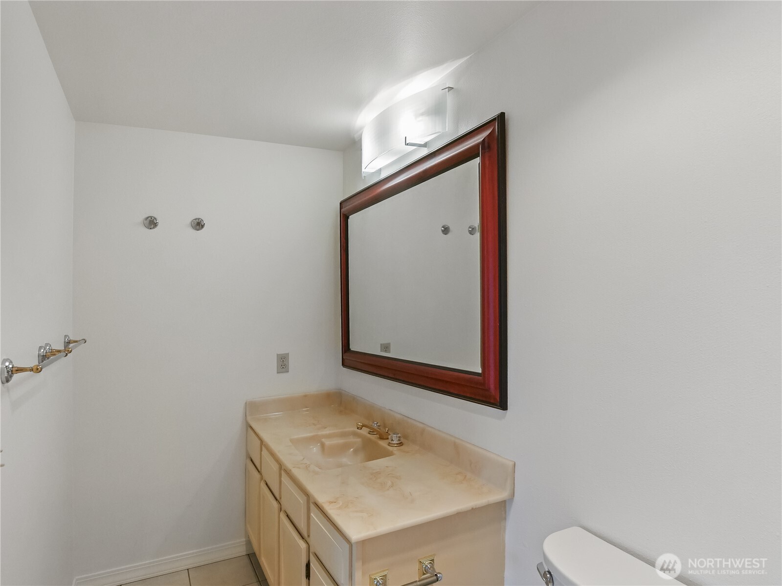 1250 Taylor Avenue N Unit: 105
