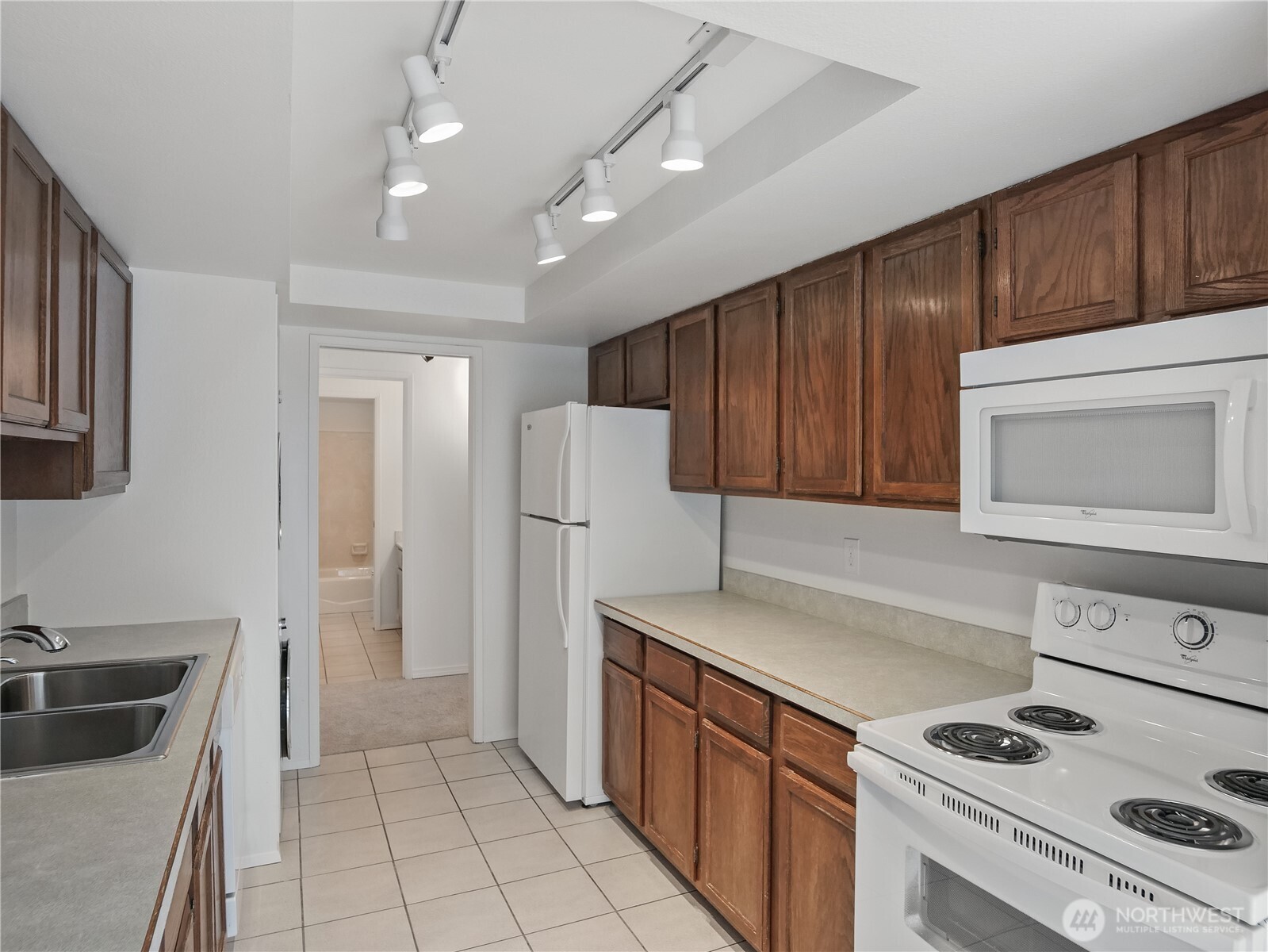 1250 Taylor Avenue N Unit: 105