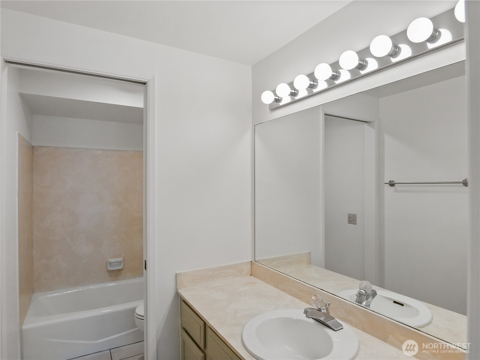 1250 Taylor Avenue N Unit: 105